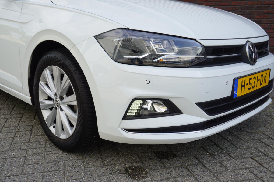 Volkswagen Polo 1.0 TSI Highline/Digi-Dash./PDC voor+achter/ Navigatie.