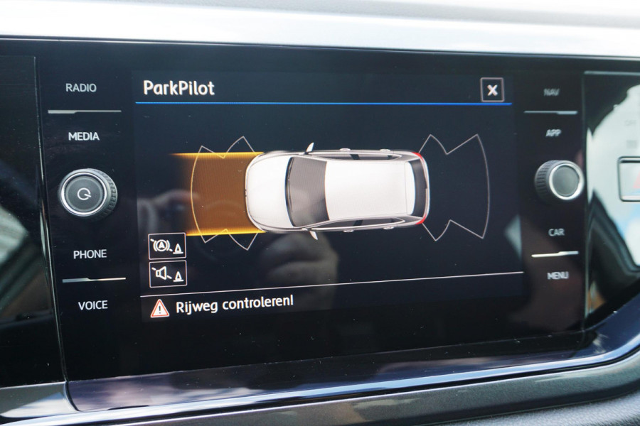 Volkswagen Polo 1.0 TSI Highline/Digi-Dash./PDC voor+achter/ Navigatie.