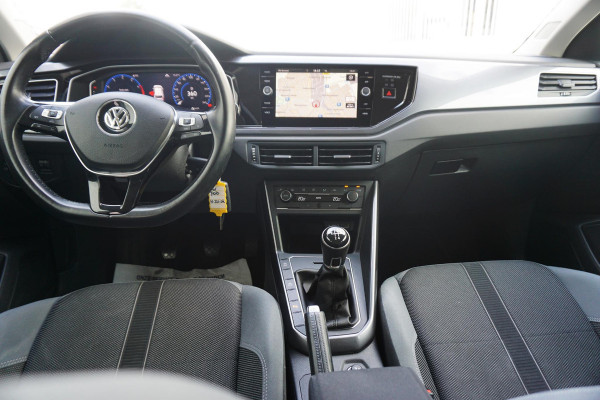 Volkswagen Polo 1.0 TSI Highline/Digi-Dash./PDC voor+achter/ Navigatie.
