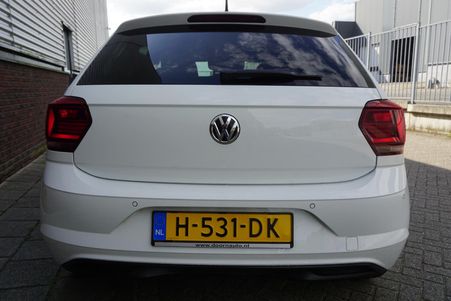 Volkswagen Polo 1.0 TSI Highline/Digi-Dash./PDC voor+achter/ Navigatie.