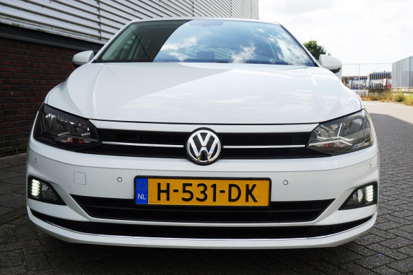 Volkswagen Polo 1.0 TSI Highline/Digi-Dash./PDC voor+achter/ Navigatie.