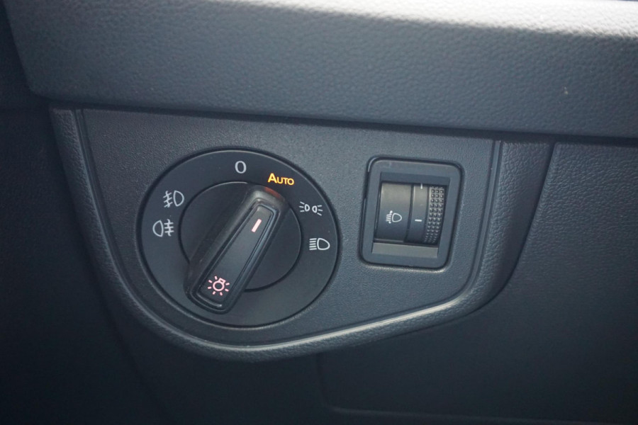 Volkswagen Polo 1.0 TSI Highline/Digi-Dash./PDC voor+achter/ Navigatie.