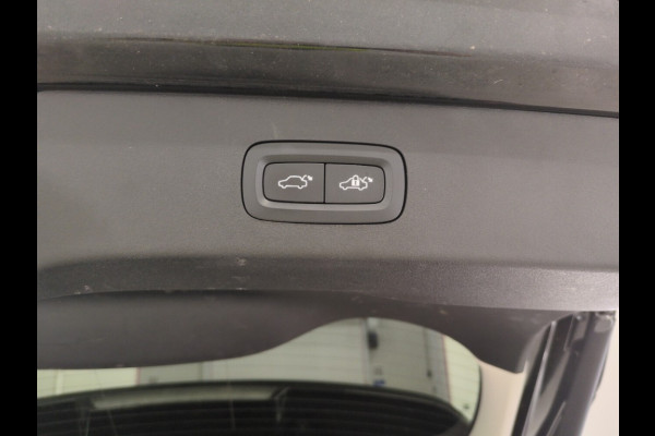 Lynk & Co 01 1.5 262pk Plug-in Adapt.Cruise Pano Carplay Trekhaakmeerprijs
