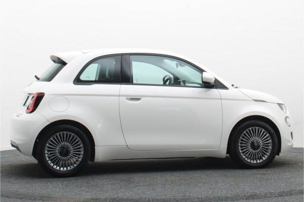 Fiat 500 Icon 42 kWh SOH 94,5%, Virtual Cockpit, Apple Carplay, Lane Assist, 16"