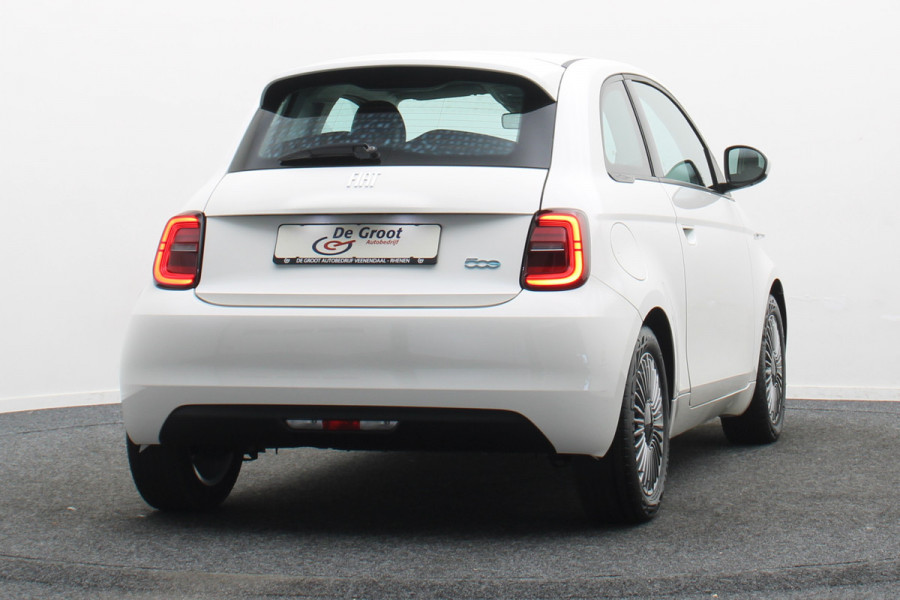 Fiat 500 Icon 42 kWh SOH 94,5%, Virtual Cockpit, Apple Carplay, Lane Assist, 16"