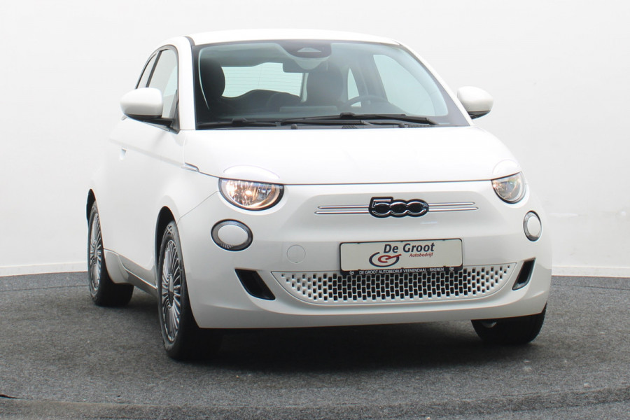 Fiat 500 Icon 42 kWh SOH 94,5%, Virtual Cockpit, Apple Carplay, Lane Assist, 16"
