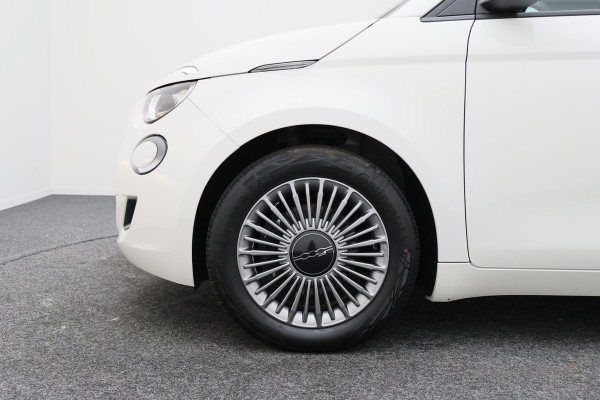 Fiat 500 Icon 42 kWh SOH 94,5%, Virtual Cockpit, Apple Carplay, Lane Assist, 16"