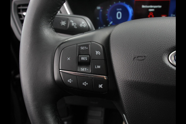 Ford Kuga 2.5 PHEV Vignale Climate control Adaptieve cruise control Led Lichtmetalen velgen Parkeersensoren Camera Stoelverwarming Stuurverwarming Navigatie Apple carplay/ Android Auto Trekhaak