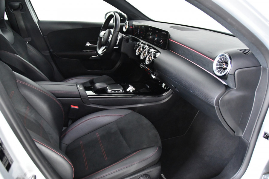 Mercedes-Benz A-Klasse 180 Business Solution AMG Pano,Burmester,Sfeer