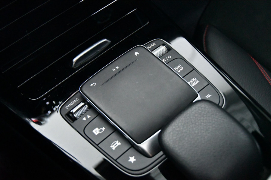 Mercedes-Benz A-Klasse 180 Business Solution AMG Pano,Burmester,Sfeer