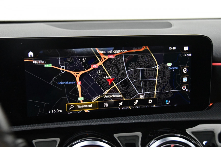 Mercedes-Benz A-Klasse 180 Business Solution AMG Pano,Burmester,Sfeer