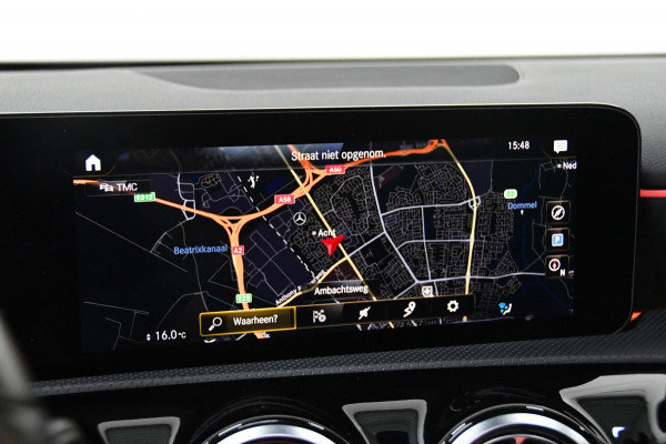 Mercedes-Benz A-Klasse 180 Business Solution AMG Pano,Burmester,Sfeer