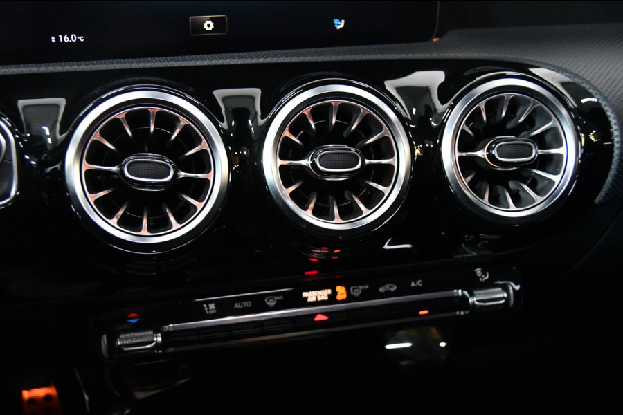 Mercedes-Benz A-Klasse 180 Business Solution AMG Pano,Burmester,Sfeer