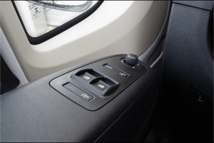 Citroën Jumper 2.2 BlueHDi 140pk L2H2 Zwaar 3.5t > Trekhaak/Camera/Cruise control...