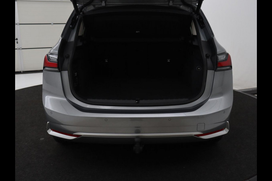 BMW 2 Serie Active Tourer 225e xDrive Luxury Line | SOH 95,1% | Trekhaak | Leder | Full LED | Head Up| Keyless | Navigatie | Carplay | 17" | Stoelverwarming | 360 Camera | Adaptive Cruise | PHEV | Plug In