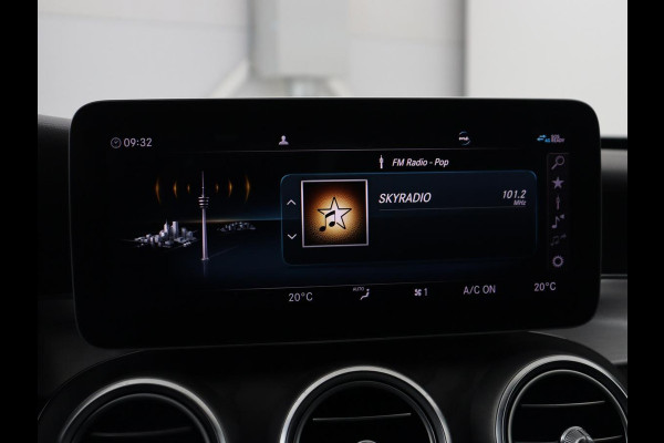 Mercedes-Benz C-Klasse 160 AMG Limited | Stoelverwarming | Leder/Alcant. | Trekhaak | Camera | Park Assist | Navigatie | Digitale Cockpit | Climate control | Cruise control | 18'' | Bluetooth