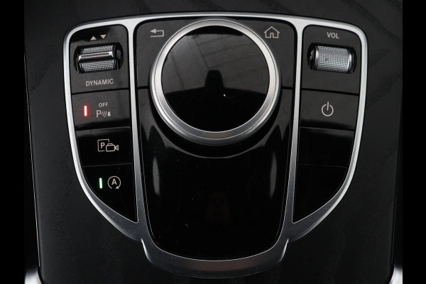 Mercedes-Benz C-Klasse 160 AMG Limited | Stoelverwarming | Leder/Alcant. | Trekhaak | Camera | Park Assist | Navigatie | Digitale Cockpit | Climate control | Cruise control | 18'' | Bluetooth