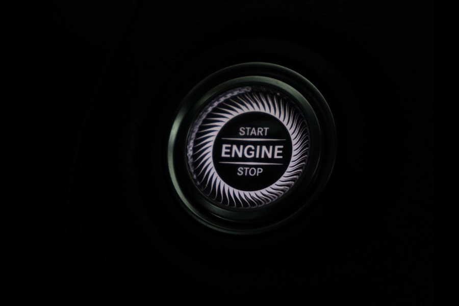Mercedes-Benz C-Klasse 160 AMG Limited | Stoelverwarming | Leder/Alcant. | Trekhaak | Camera | Park Assist | Navigatie | Digitale Cockpit | Climate control | Cruise control | 18'' | Bluetooth