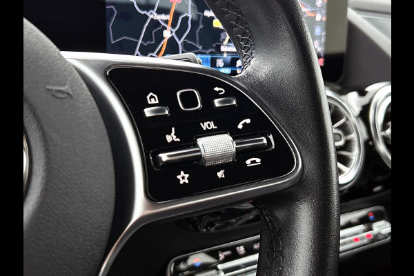 Mercedes-Benz B-Klasse 180 Business Solution Luxury Trekhaak | Parkeerpakket met achteruitrijcamera | Ledkoplampen | Sfeerverlichting | Stoelverwarming. Inclusief 24 maanden MB Certified garantie voor Europa.