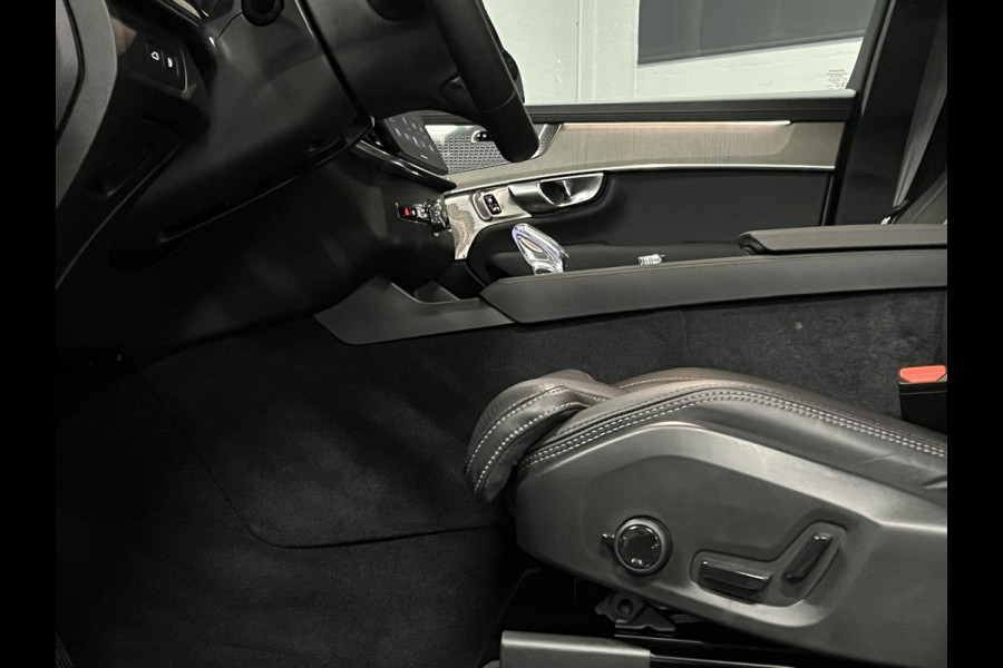 Volvo XC90 2.0 T8 Plug-in hybrid AWD Ultra Dark Luchtvering | Bowers & Wilkins | Adapt. cruise | Open dak | Massage | 360 camera | Head-up | Stoelventilatie/-verwarming | 22" wielen