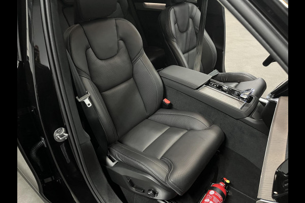 Volvo XC90 2.0 T8 Plug-in hybrid AWD Ultra Dark Luchtvering | Bowers & Wilkins | Adapt. cruise | Open dak | Massage | 360 camera | Head-up | Stoelventilatie/-verwarming | 22" wielen