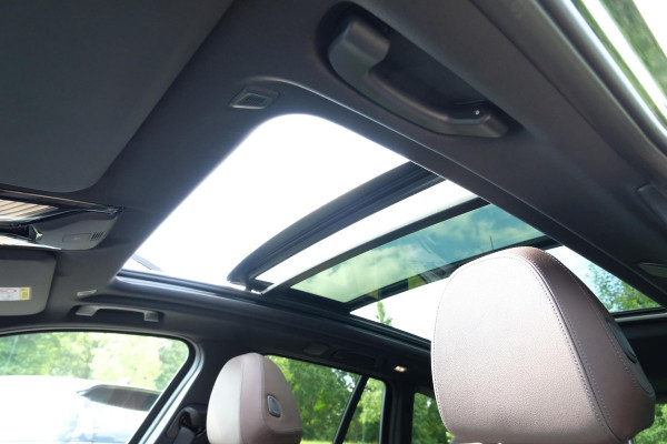BMW iX3 High Executive 80 kWh | M Sport | Panoramadak | Trekhaak wegklapbaar | Harman/kardon | Keyless entry | Sportstoelen | Stoelverwarming | 360 graden camera | Head Up Display