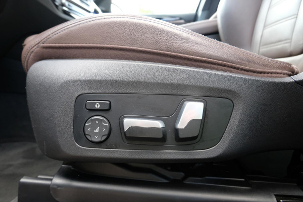 BMW iX3 High Executive 80 kWh | M Sport | Panoramadak | Trekhaak wegklapbaar | Harman/kardon | Keyless entry | Sportstoelen | Stoelverwarming | 360 graden camera | Head Up Display