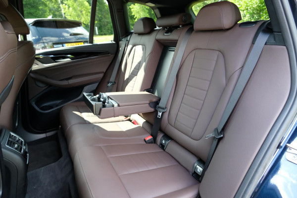 BMW iX3 High Executive 80 kWh | M Sport | Panoramadak | Trekhaak wegklapbaar | Harman/kardon | Keyless entry | Sportstoelen | Stoelverwarming | 360 graden camera | Head Up Display