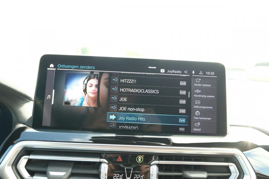 BMW iX3 High Executive 80 kWh | M Sport | Panoramadak | Trekhaak wegklapbaar | Harman/kardon | Keyless entry | Sportstoelen | Stoelverwarming | 360 graden camera | Head Up Display