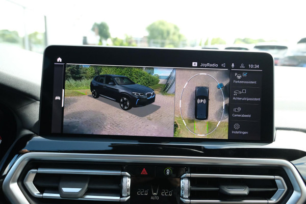 BMW iX3 High Executive 80 kWh | M Sport | Panoramadak | Trekhaak wegklapbaar | Harman/kardon | Keyless entry | Sportstoelen | Stoelverwarming | 360 graden camera | Head Up Display