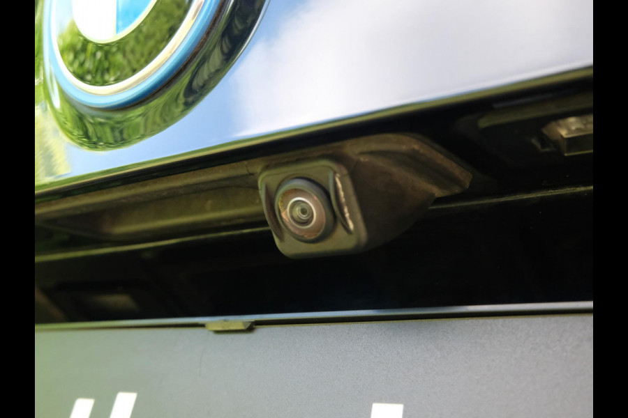 BMW iX3 High Executive 80 kWh | M Sport | Panoramadak | Trekhaak wegklapbaar | Harman/kardon | Keyless entry | Sportstoelen | Stoelverwarming | 360 graden camera | Head Up Display