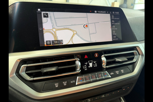 BMW 3 Serie Touring 330i xDrive M-Sport(Goed OndH, Performance pakket, Camera, Navi Pro, Climate Con, Digitale Dash, Etc)