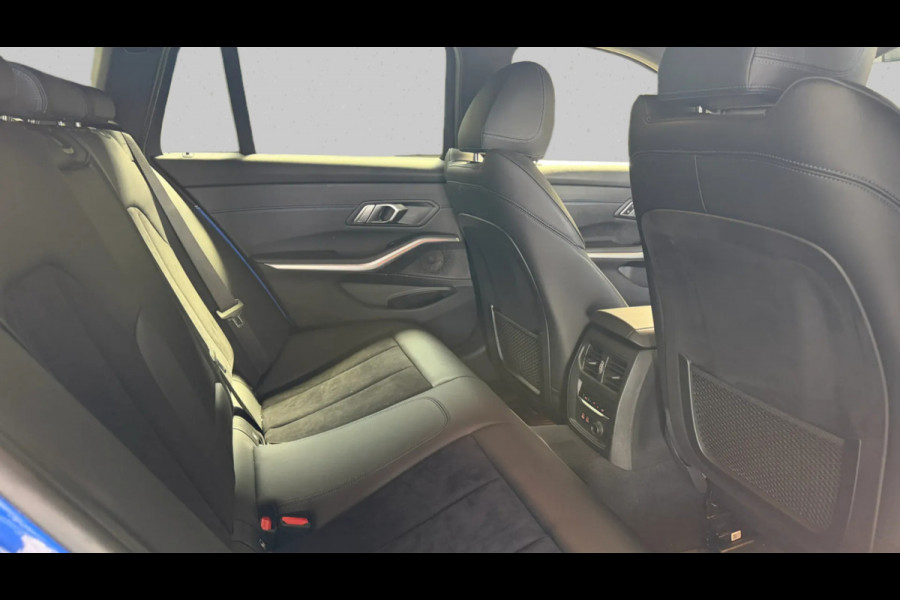 BMW 3 Serie Touring 330i xDrive M-Sport(Goed OndH, Performance pakket, Camera, Navi Pro, Climate Con, Digitale Dash, Etc)