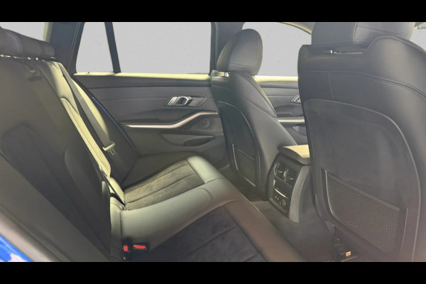 BMW 3 Serie Touring 330i xDrive M-Sport(Goed OndH, Performance pakket, Camera, Navi Pro, Climate Con, Digitale Dash, Etc)