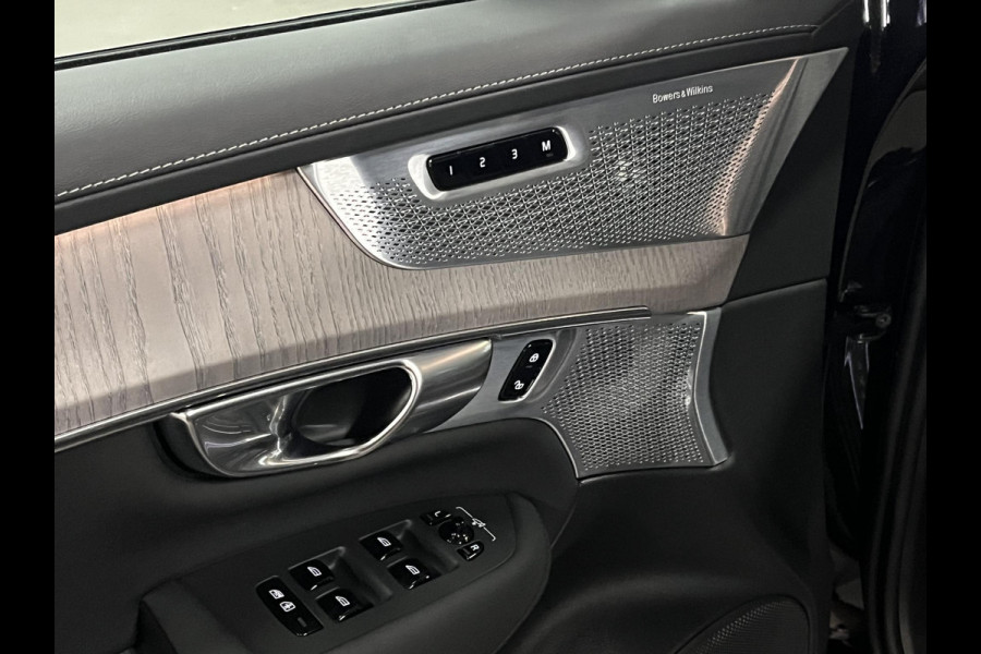 Volvo XC90 2.0 T8 Plug-in hybrid AWD Ultra Dark Luchtvering | Bowers & Wilkins | Adapt. cruise | Open dak | Massage | 360 camera | Head-up | Stoelventilatie/-verwarming | 22" wielen