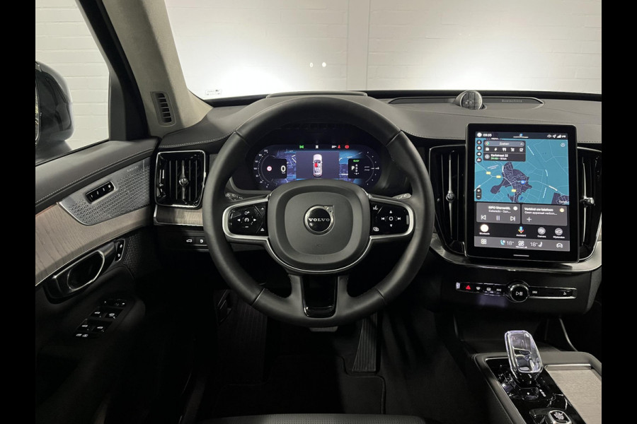 Volvo XC90 2.0 T8 Plug-in hybrid AWD Ultra Dark Luchtvering | Bowers & Wilkins | Adapt. cruise | Open dak | Massage | 360 camera | Head-up | Stoelventilatie/-verwarming | 22" wielen