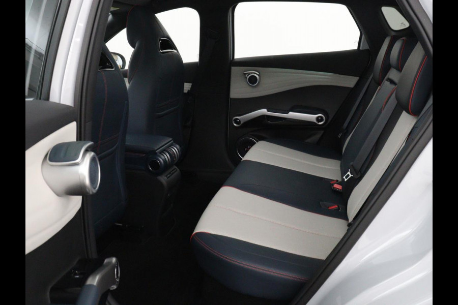 BYD ATTO 3 Comfort 60 kWh | Warmtepomp | 92.5% SOH | 3-Fase | Panoramadak | Adaptive cruise | 360 camera | DAB+ | Carplay | Dodehoek detectie | Leder