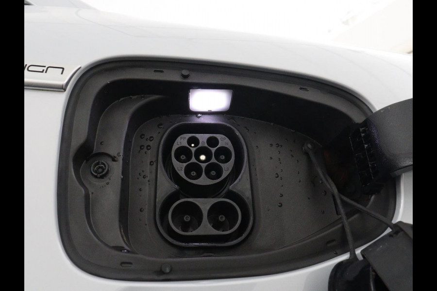 BYD ATTO 3 Comfort 60 kWh | Warmtepomp | 92.5% SOH | 3-Fase | Panoramadak | Adaptive cruise | 360 camera | DAB+ | Carplay | Dodehoek detectie | Leder