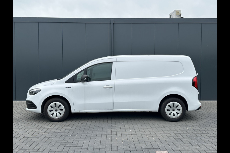 Mercedes-Benz eCitan 112 Pro L2H1 / 51 kWh / RIJKLAAR !! / 3.369 KM / High Performance LED-koplampen / CAMERA / ECC / CRUISE / TREKHAAK / STOELVERWAR