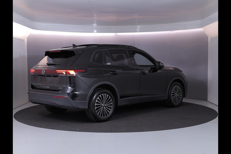 Volkswagen Tiguan 1.5 eTSI Life Edition 130 pk Automaat (DSG) | Verlengde garantie | Navigatie | Panoramadak | Trekhaak (wegklapbaar) | Parkeersensoren (Park assist) | Achteruitrijcamera |