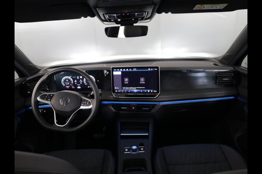 Volkswagen Tiguan 1.5 eTSI Life Edition 130 pk Automaat (DSG) | Verlengde garantie | Navigatie | Panoramadak | Trekhaak (wegklapbaar) | Parkeersensoren (Park assist) | Achteruitrijcamera |