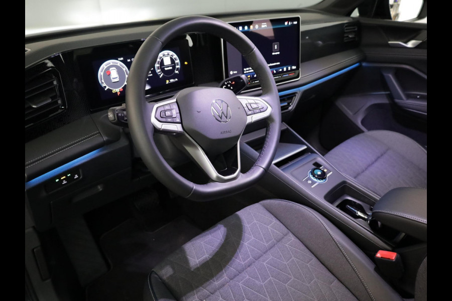 Volkswagen Tiguan 1.5 eTSI Life Edition 130 pk Automaat (DSG) | Verlengde garantie | Navigatie | Panoramadak | Trekhaak (wegklapbaar) | Parkeersensoren (Park assist) | Achteruitrijcamera |