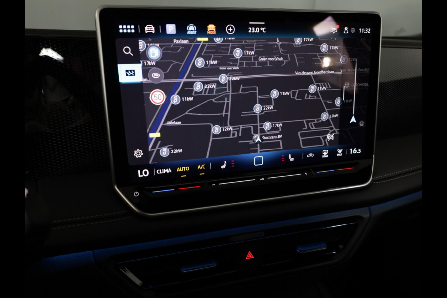 Volkswagen Tiguan 1.5 eTSI Life Edition 130 pk Automaat (DSG) | Verlengde garantie | Navigatie | Panoramadak | Trekhaak (wegklapbaar) | Parkeersensoren (Park assist) | Achteruitrijcamera |