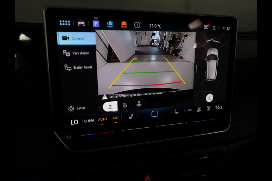 Volkswagen Tiguan 1.5 eTSI Life Edition 130 pk Automaat (DSG) | Verlengde garantie | Navigatie | Panoramadak | Trekhaak (wegklapbaar) | Parkeersensoren (Park assist) | Achteruitrijcamera |