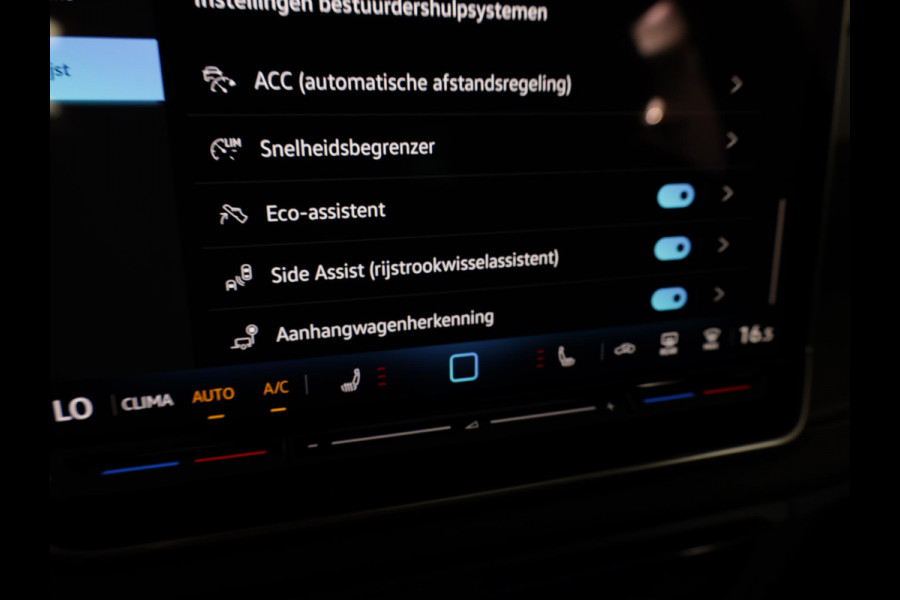 Volkswagen Tiguan 1.5 eTSI Life Edition 130 pk Automaat (DSG) | Verlengde garantie | Navigatie | Panoramadak | Trekhaak (wegklapbaar) | Parkeersensoren (Park assist) | Achteruitrijcamera |