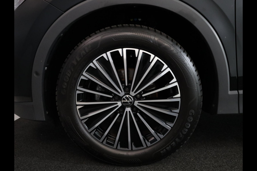 Volkswagen Tiguan 1.5 eTSI Life Edition 130 pk Automaat (DSG) | Verlengde garantie | Navigatie | Panoramadak | Trekhaak (wegklapbaar) | Parkeersensoren (Park assist) | Achteruitrijcamera |
