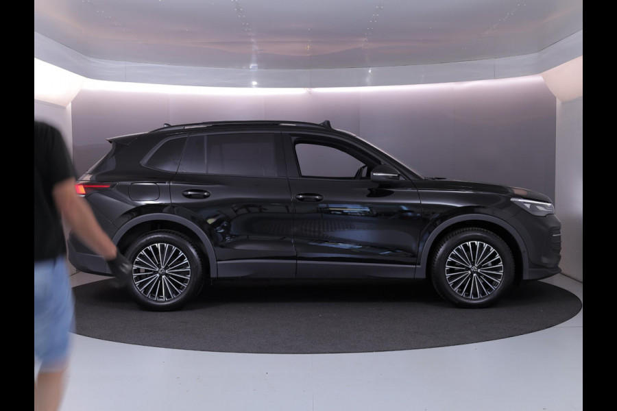 Volkswagen Tiguan 1.5 eTSI Life Edition 130 pk Automaat (DSG) | Verlengde garantie | Navigatie | Panoramadak | Trekhaak (wegklapbaar) | Parkeersensoren (Park assist) | Achteruitrijcamera |