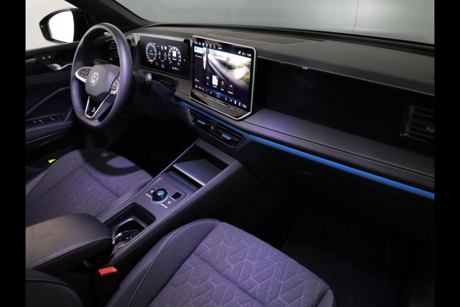 Volkswagen Tiguan 1.5 eTSI Life Edition 130 pk Automaat (DSG) | Verlengde garantie | Navigatie | Panoramadak | Trekhaak (wegklapbaar) | Parkeersensoren (Park assist) | Achteruitrijcamera |