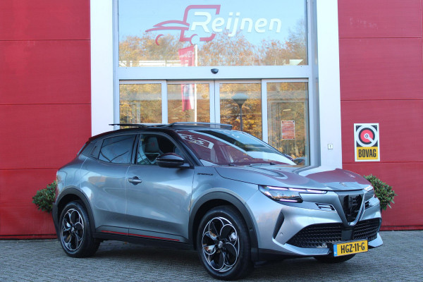 Alfa Romeo junior ELETTRICA SPECIALE 156PK 54 kWh | "SABELT" SPORTSTOELEN ELEKTRISCH VERSTELBAAR MET LEDEREN/ALCANTARA BEKLEDING | PANORAMISCH SCHUIF/KANTEL DAK | BICOLOR DAK (ZWART DAK) | WARMTEPOMP | TECHNOLOGIE PAKKET (O.A. FULL LED ADAPTIVE MATRIX KOPLAMPEN/DODEHOEK DETECTIE/DRAADLOZE TELEFOONLADER/ACHTERUITRIJ CAMERA/PARKEERSENSOREN VOOR, ACHTER,ZIJKANT) | DRAADLOZE APPLE CARPLAY/ANDROID AUTO | CLIMATE CONTROL | ELEKTRISCH BEDIENBARE ACHTERKLEP | STOEL VERWARMING | ELEKTRISCH BEDIENBARE VOORSTOEL | VERKEERSBORDEN HERKENNING | ADAPTIVE CRUISE CONTROL | KEYLESS ENTRY/START |