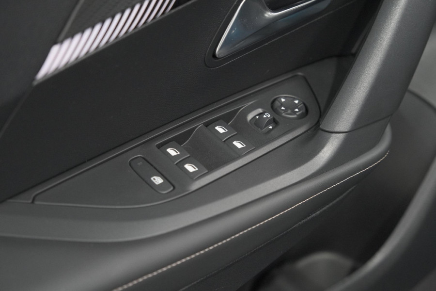 Peugeot 2008 1.2 Hybrid 145 Allure | Apple Carplay | Climate Control | Parkeersensoren Voor + Achter